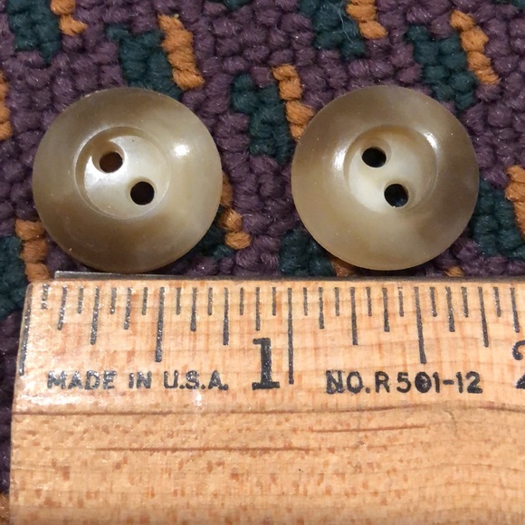 New vintage mottled beige/brown 2 hole craft sewing buttons - Picture 4 of 12